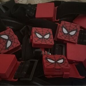 Red Spider-Man 10 trackers ICM45